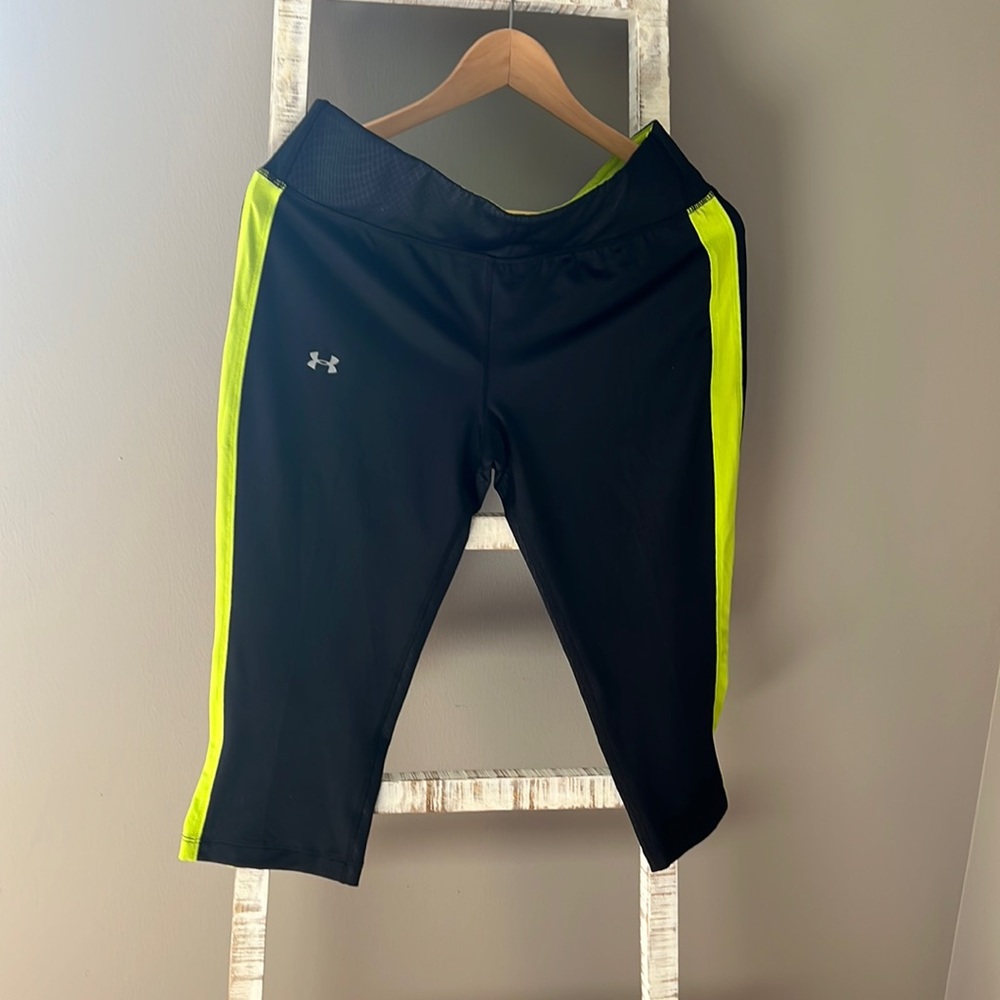 Under armor fitted compression leggings
